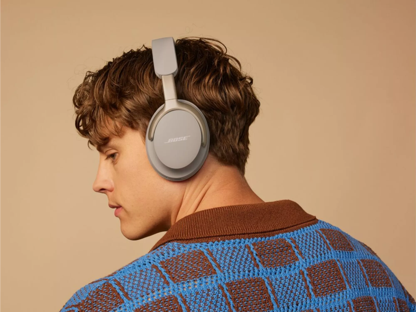 Renowned Noise-Cancelling Brand QuietComfort Ultra Headphones - Refurbished